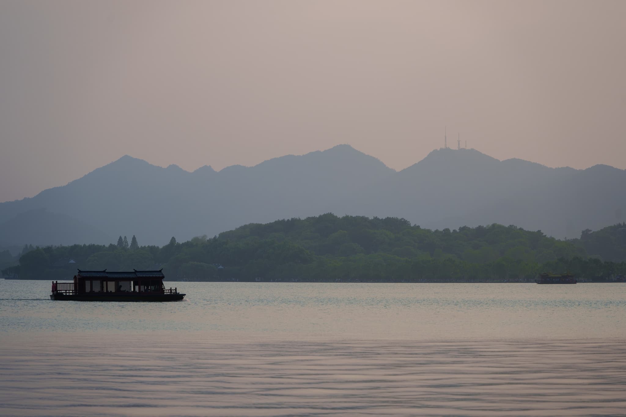 西湖 · 西湖烟霭
