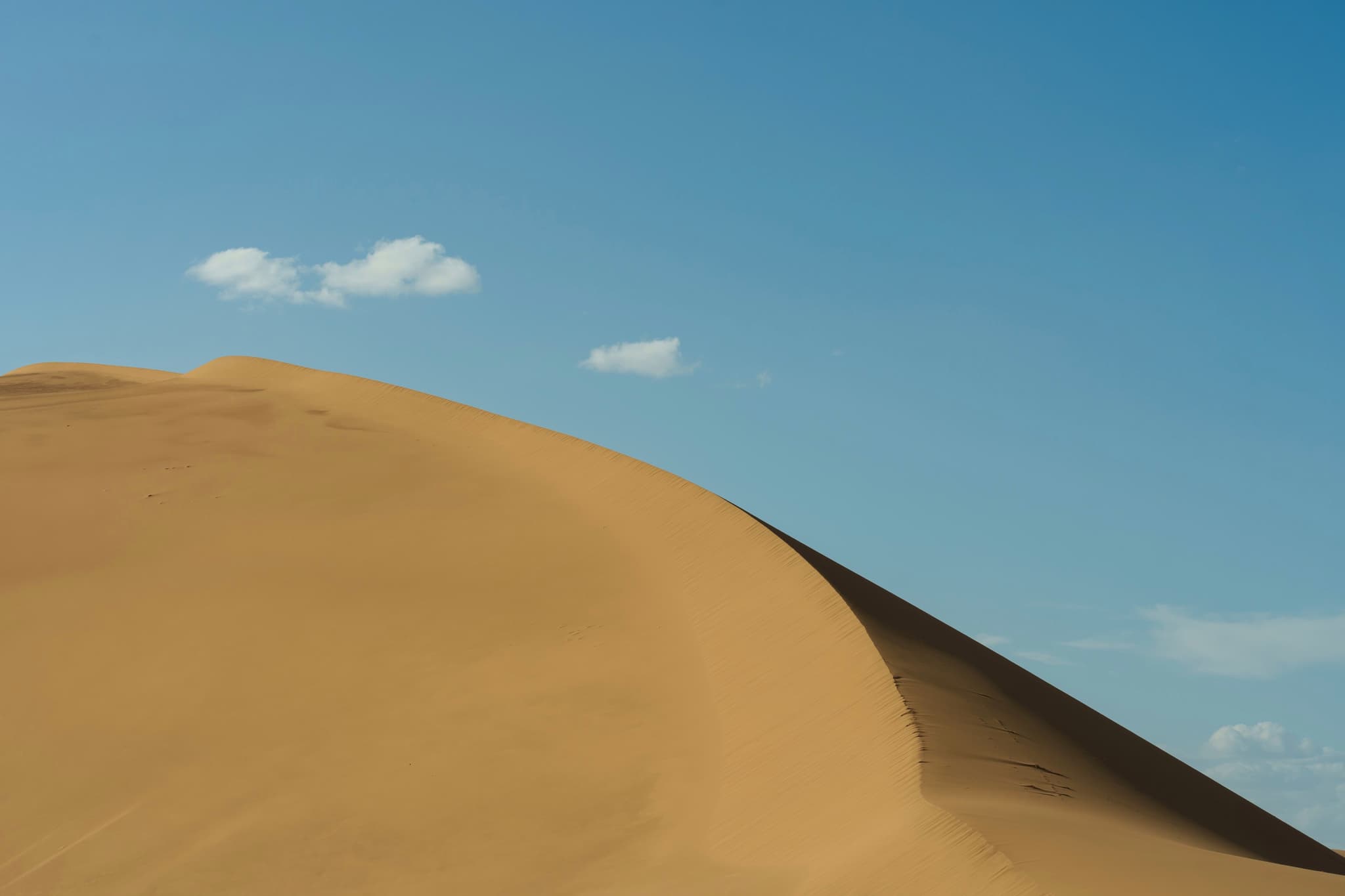 鸣沙山 · 沙丘光影